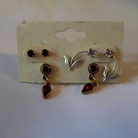 3 pairs vintage Earrings - post, drop and dangle in red, gold and silver - Picture 1 of 4